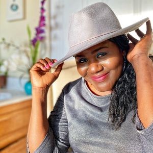 Meet your Posher, Thrif2Save- A frugal mom inspiring women one outfit at a time.